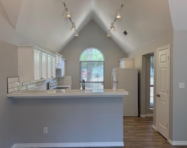 12711 Woodcreek Drive - Photo Thumbnail 3