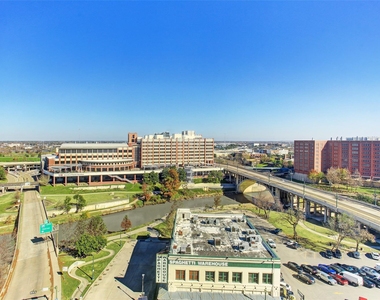 915 Franklin Street - Photo Thumbnail 7