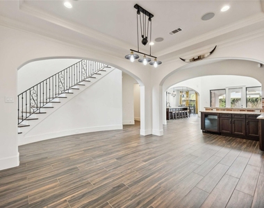 215 Malone Street - Photo Thumbnail 19
