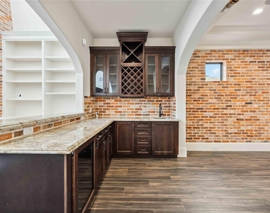 215 Malone Street - Photo Thumbnail 18