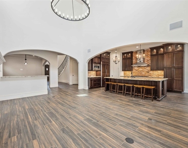 215 Malone Street - Photo Thumbnail 7