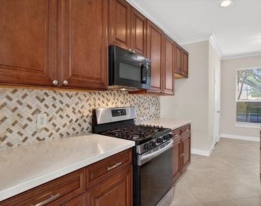 20835 Cottage Cove Lane - Photo Thumbnail 14