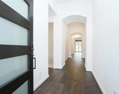 9634 Wright Drive - Photo Thumbnail 2