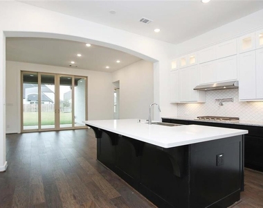 9634 Wright Drive - Photo Thumbnail 5