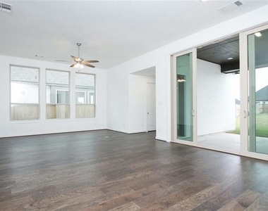 9634 Wright Drive - Photo Thumbnail 17
