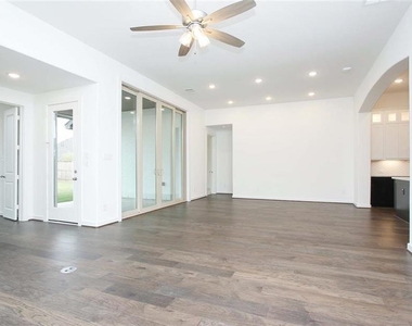 9634 Wright Drive - Photo Thumbnail 9