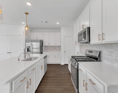 8026 Kay Harbor Drive - Photo Thumbnail 4