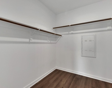 8026 Kay Harbor Drive - Photo Thumbnail 16