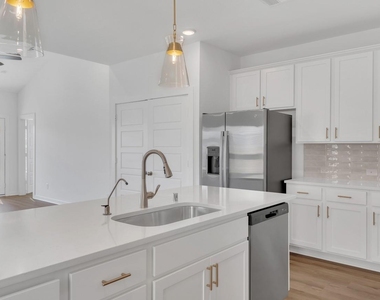 8026 Kay Harbor Drive - Photo Thumbnail 6