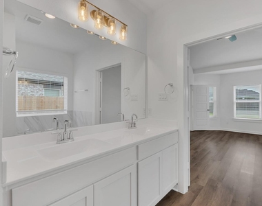 8026 Kay Harbor Drive - Photo Thumbnail 17