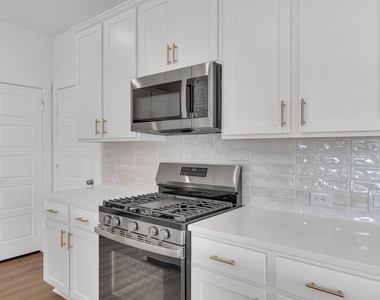 8026 Kay Harbor Drive - Photo Thumbnail 5
