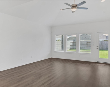8026 Kay Harbor Drive - Photo Thumbnail 10