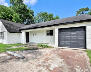 10906 Panay Drive - Photo Thumbnail 2