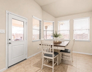 16226 Amber Brown Drive - Photo Thumbnail 11