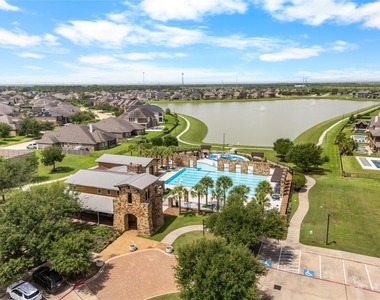 16226 Amber Brown Drive - Photo Thumbnail 31