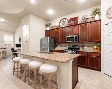 16226 Amber Brown Drive - Photo Thumbnail 10