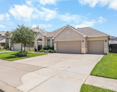 16226 Amber Brown Drive - Photo Thumbnail 2