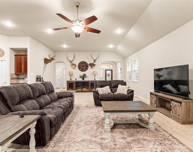 16226 Amber Brown Drive - Photo Thumbnail 5
