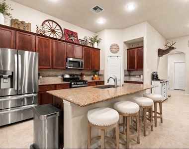 16226 Amber Brown Drive - Photo Thumbnail 9