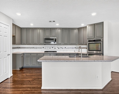 5202 Pine Forest Ridge Street - Photo Thumbnail 14