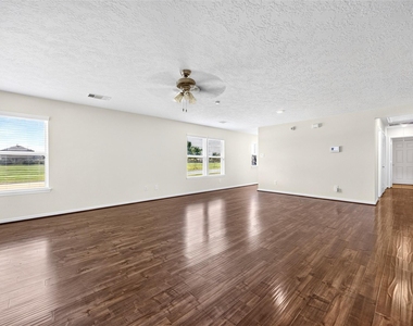 5202 Pine Forest Ridge Street - Photo Thumbnail 13