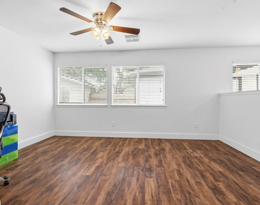 3947 Carriage Park Row - Photo Thumbnail 9