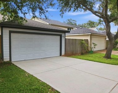 3947 Carriage Park Row - Photo Thumbnail 27