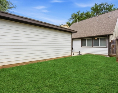 3947 Carriage Park Row - Photo Thumbnail 25