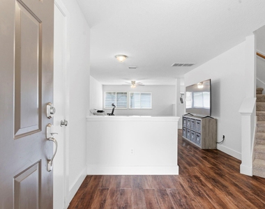 3947 Carriage Park Row - Photo Thumbnail 4