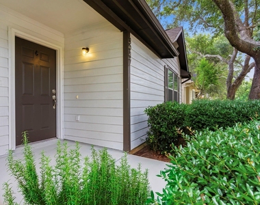 3947 Carriage Park Row - Photo Thumbnail 3