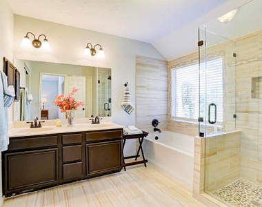 21702 N Tangle Creek Lane - Photo Thumbnail 9