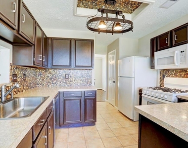 21702 N Tangle Creek Lane - Photo Thumbnail 5