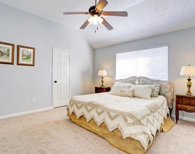 21702 N Tangle Creek Lane - Photo Thumbnail 8