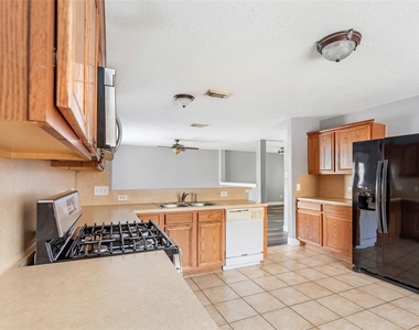 17815 Torregon Lane - Photo Thumbnail 8