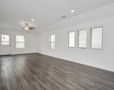 15826 Menlow Bend Drive - Photo Thumbnail 13
