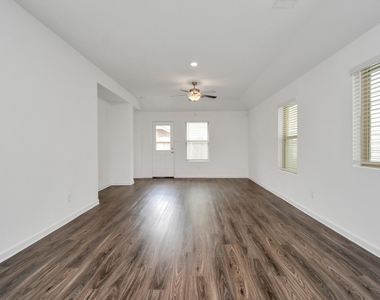 15826 Menlow Bend Drive - Photo Thumbnail 12
