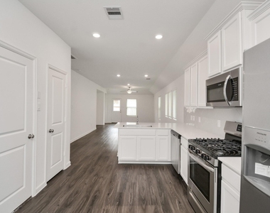 15826 Menlow Bend Drive - Photo Thumbnail 4