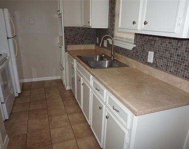 5022 Fox Hollow Boulevard - Photo Thumbnail 8