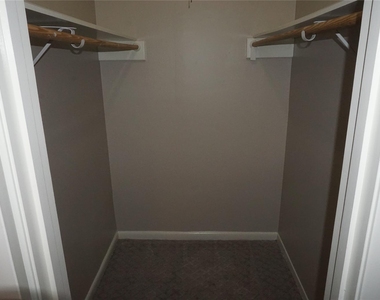 5022 Fox Hollow Boulevard - Photo Thumbnail 15