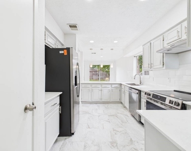 506 Coppersmith Drive - Photo Thumbnail 12