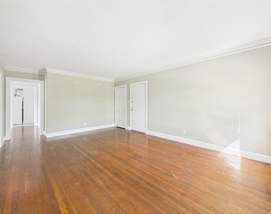 1920 Richmond Avenue - Photo Thumbnail 2
