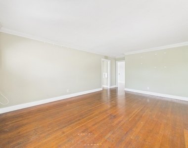 1920 Richmond Avenue - Photo Thumbnail 10