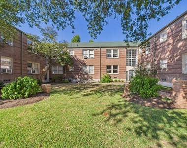 1920 Richmond Avenue - Photo Thumbnail 15