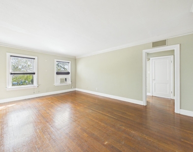 1920 Richmond Avenue - Photo Thumbnail 3