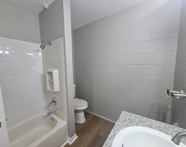 4217 Sealy Avenue - Photo Thumbnail 2