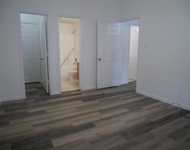 6289 Wilcrest Drive - Photo Thumbnail 15