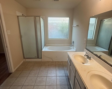 22607 Banter Point Lane - Photo Thumbnail 7
