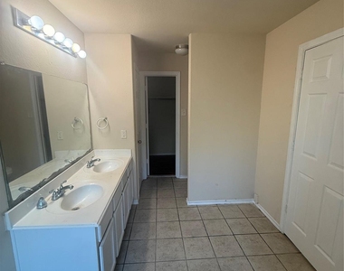 22607 Banter Point Lane - Photo Thumbnail 8