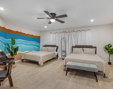 5819 Chrystell Lane - Photo Thumbnail 13