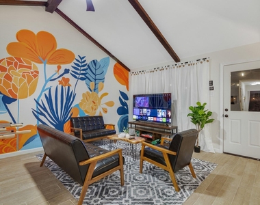 5819 Chrystell Lane - Photo Thumbnail 3